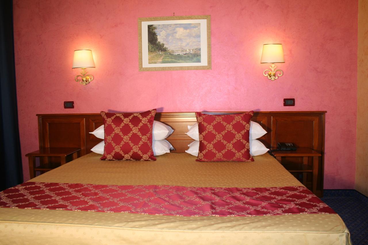 Hotel Abacus Porto Mantovano Esterno foto