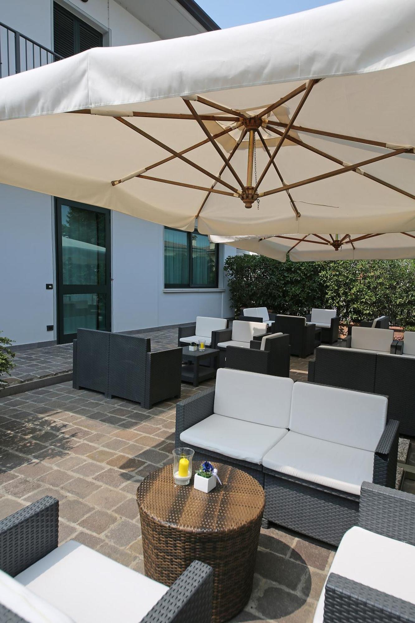 Hotel Abacus Porto Mantovano Esterno foto